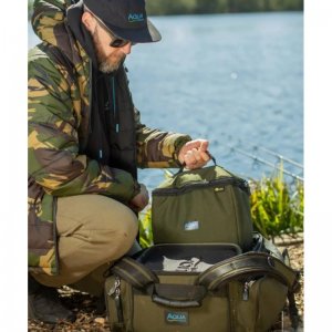 Aqua Malá chladící taška Roving Cool Bag Black Series